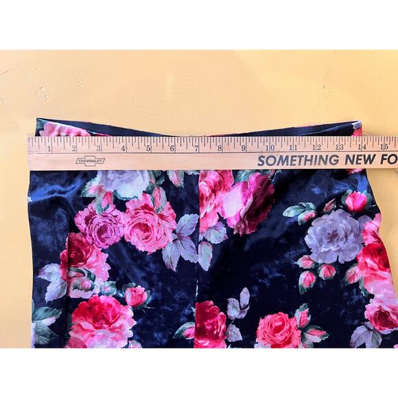 Nally & Millie Velour Floral Pull-On High Rise Trouser Pants Black/Red S/M NWT - Picture 5 of 6